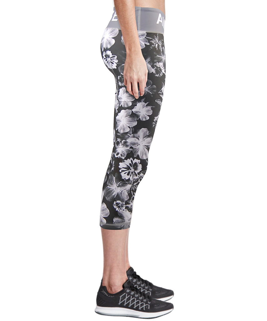 white flower pattern compression capri legging for women